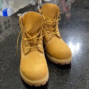Men’s Timberland Boots size 9